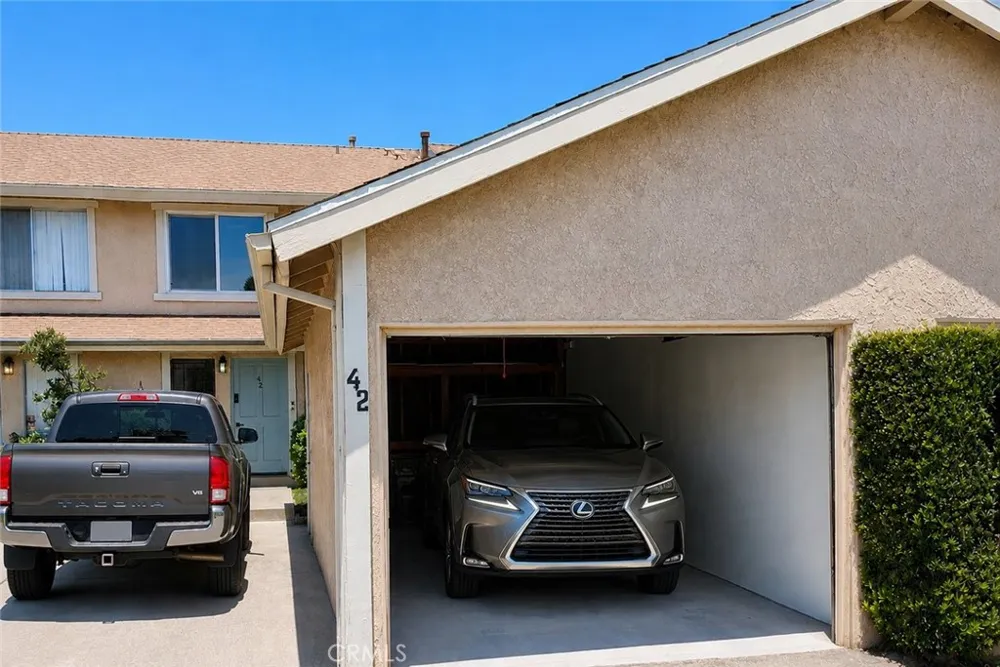 10125 De Soto Avenue #42 Chatsworth, CA 91311