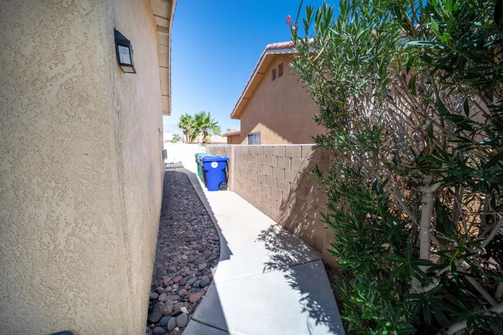 33860 Bell Road Thousand Palms, CA 92276
