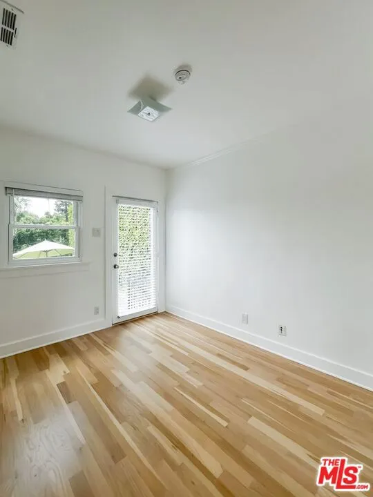1233 Ozeta Terrace Los Angeles, CA 90069