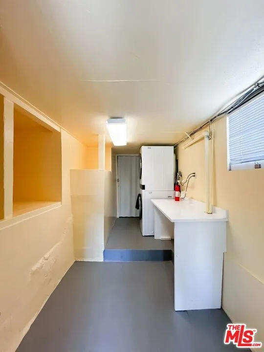 1233 Ozeta Terrace Los Angeles, CA 90069