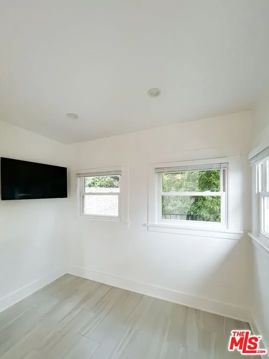 1233 Ozeta Terrace Los Angeles, CA 90069