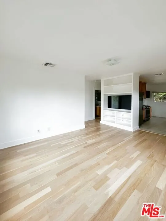1233 Ozeta Terrace Los Angeles, CA 90069
