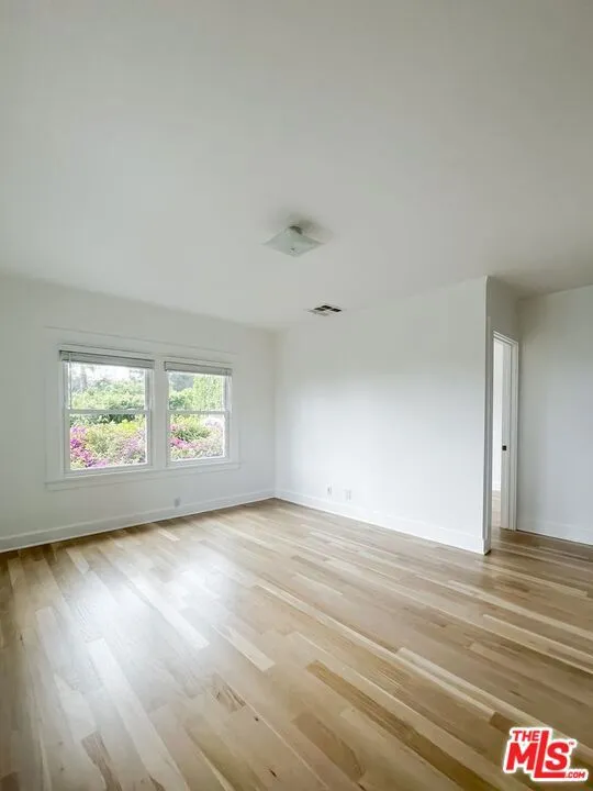 1233 Ozeta Terrace Los Angeles, CA 90069