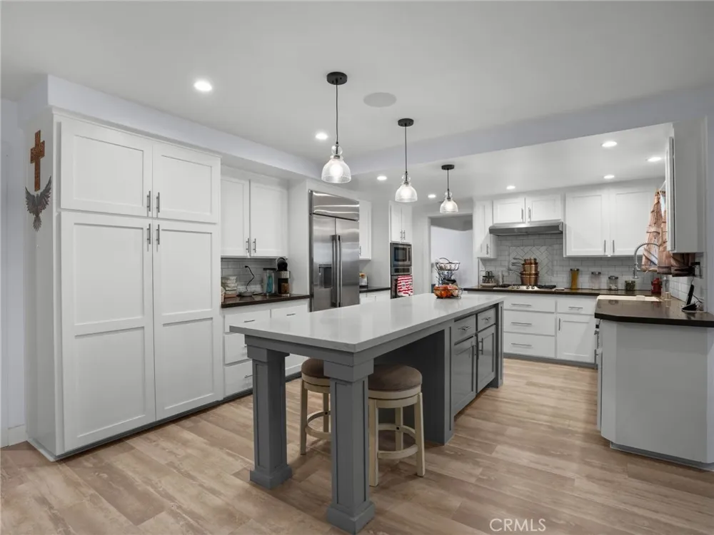 16740 Oak Burl Yorba Linda, CA 92886
