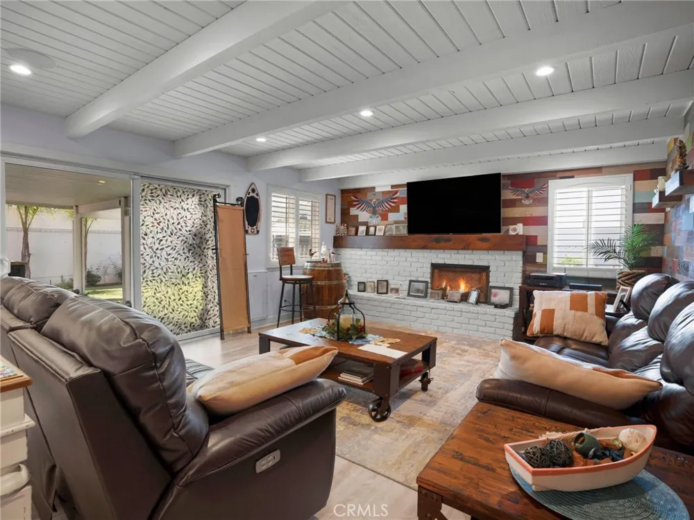 16740 Oak Burl Yorba Linda, CA 92886