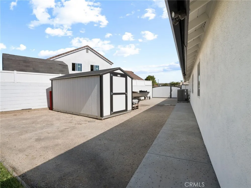 16740 Oak Burl Yorba Linda, CA 92886