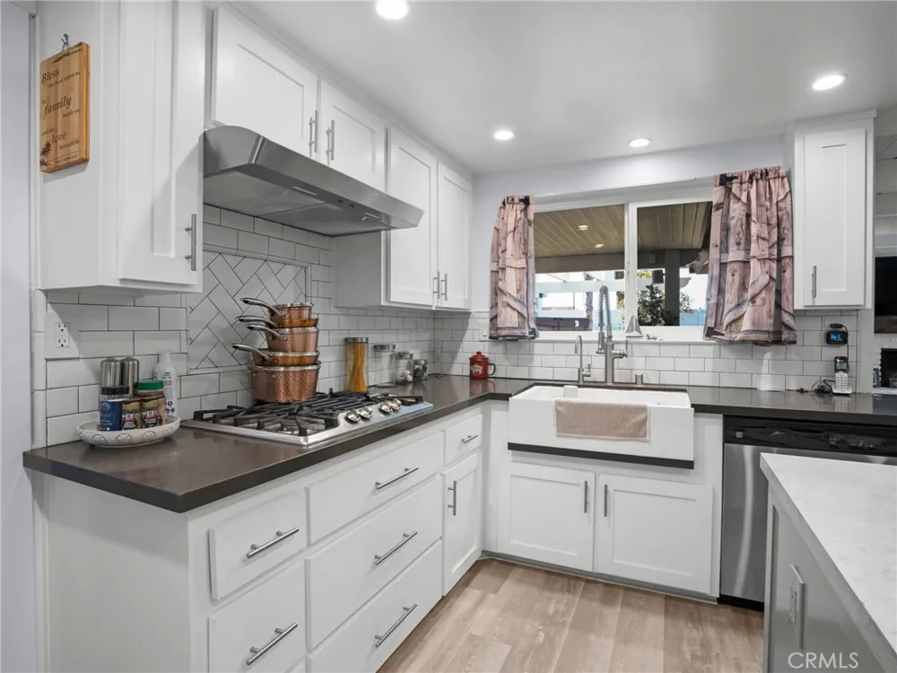 16740 Oak Burl Yorba Linda, CA 92886