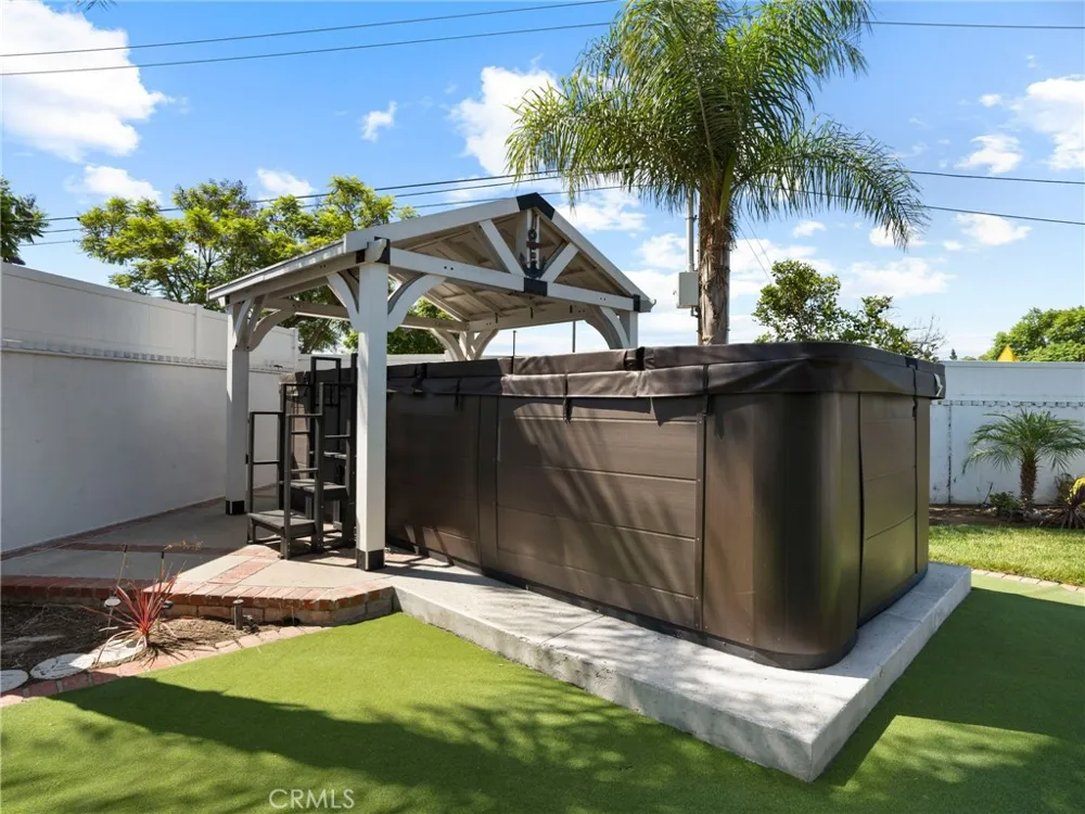 16740 Oak Burl Yorba Linda, CA 92886