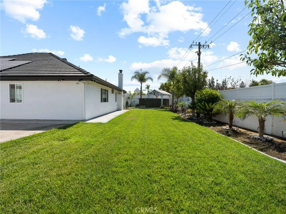 16740 Oak Burl Yorba Linda, CA 92886