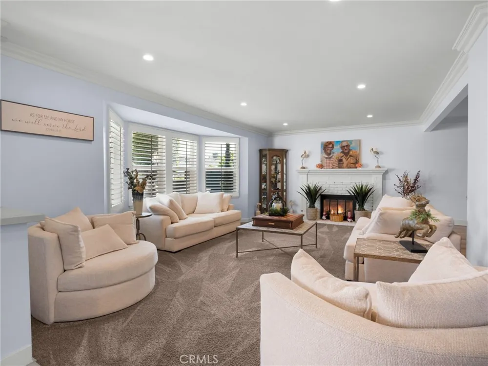 16740 Oak Burl Yorba Linda, CA 92886