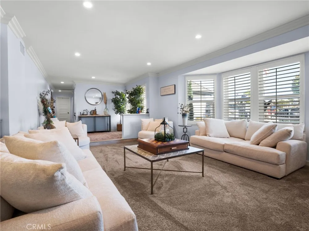 16740 Oak Burl Yorba Linda, CA 92886