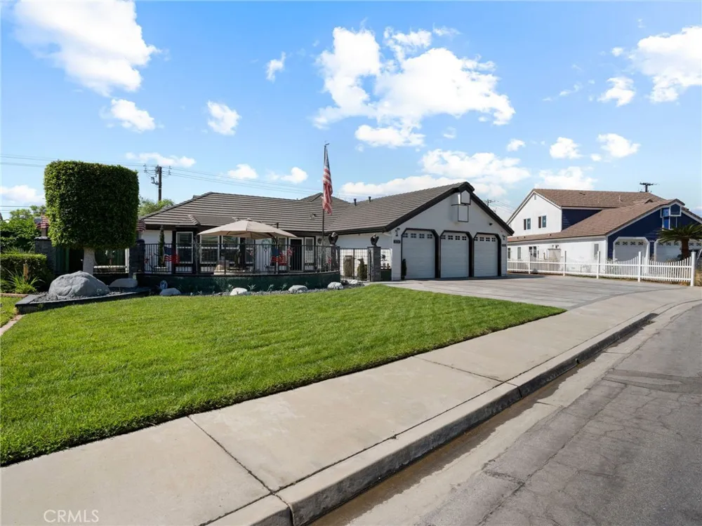 16740 Oak Burl Yorba Linda, CA 92886