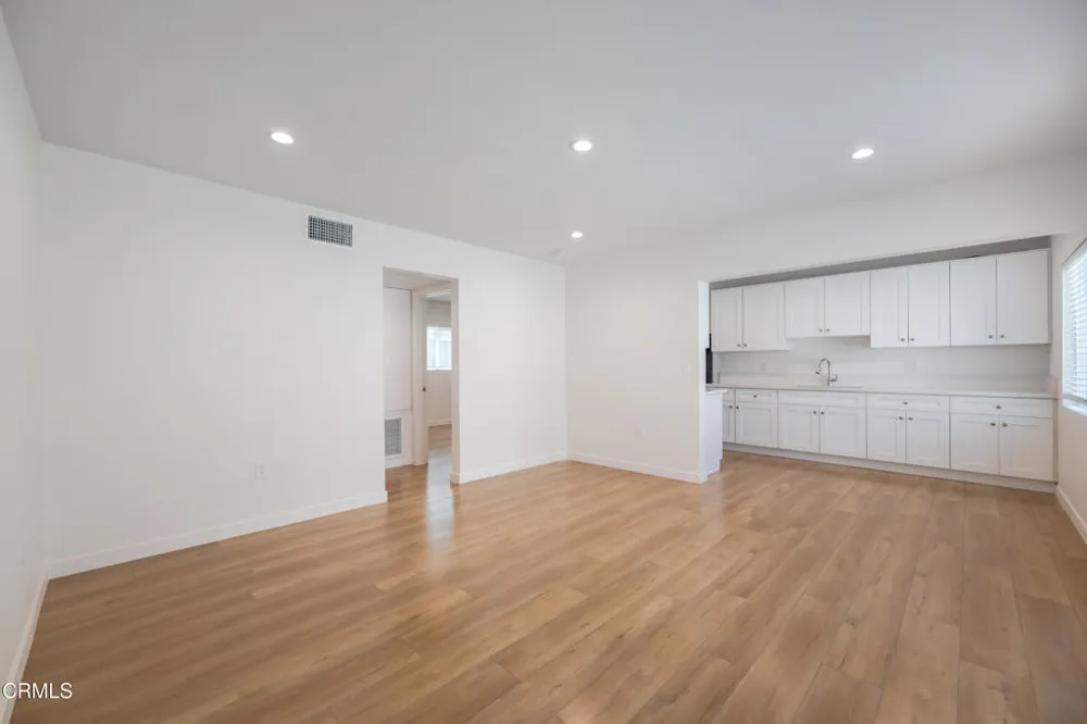 627 E Magnolia Boulevard #A Burbank, CA 91501