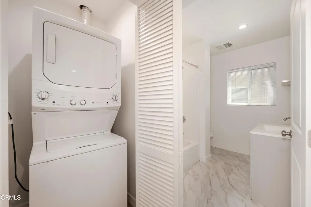 627 E Magnolia Boulevard #A Burbank, CA 91501