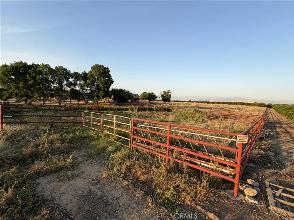 7860 Road 252 Terra Bella, CA 93270