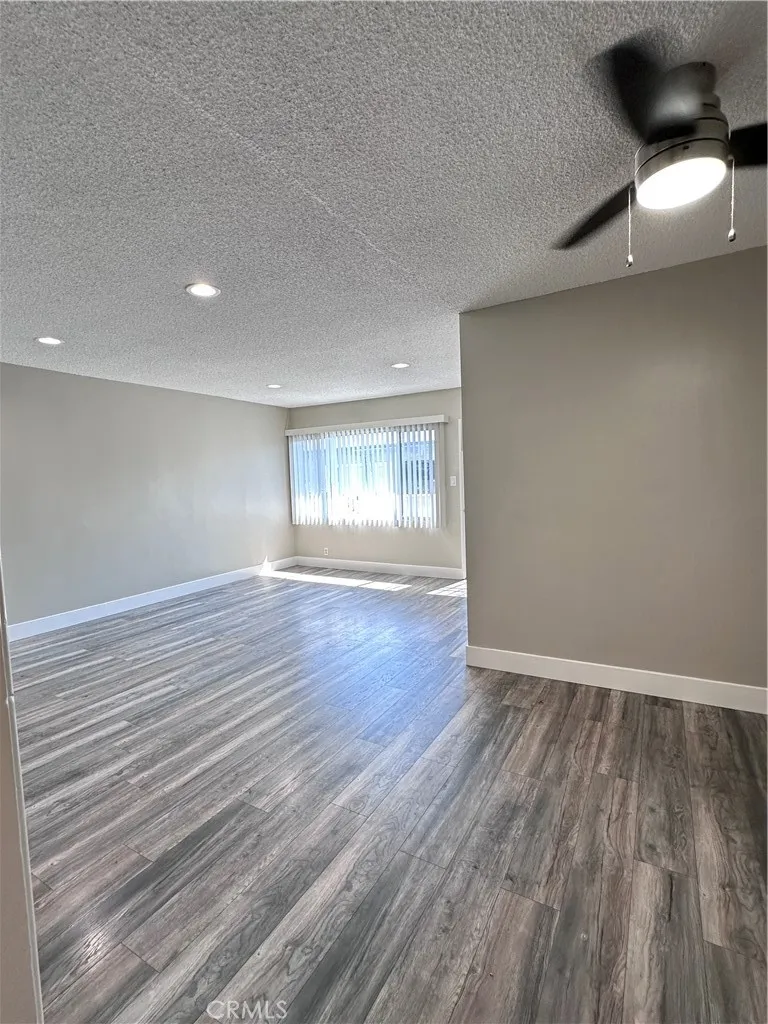 13520 Rye Street Sherman Oaks, CA 91423