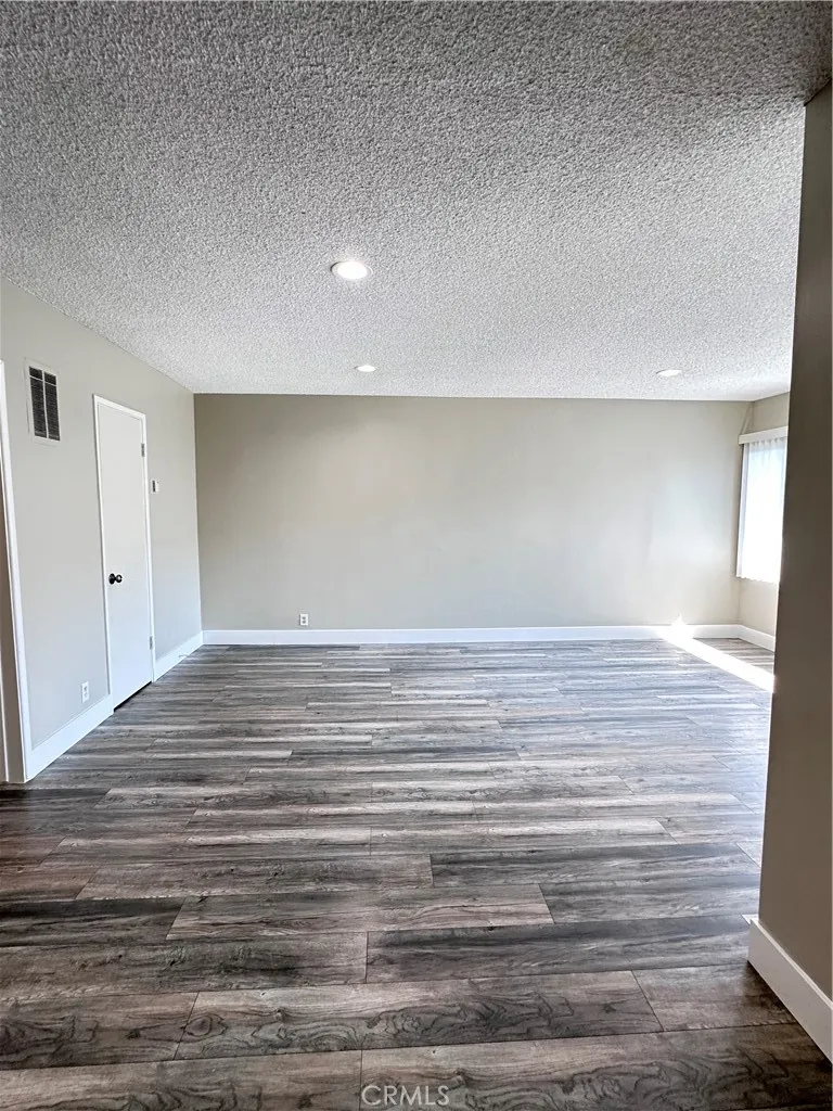 13520 Rye Street Sherman Oaks, CA 91423