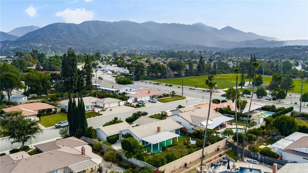 1348 Hickory La Verne, CA 91750