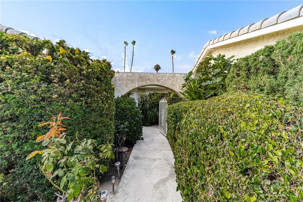 1348 Hickory La Verne, CA 91750