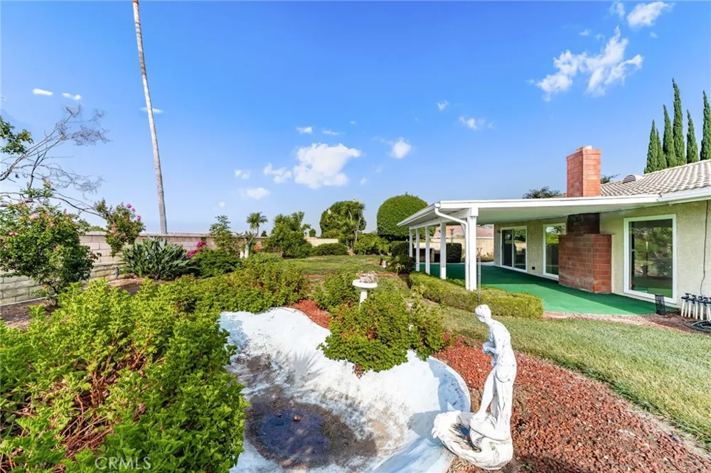 1348 Hickory La Verne, CA 91750