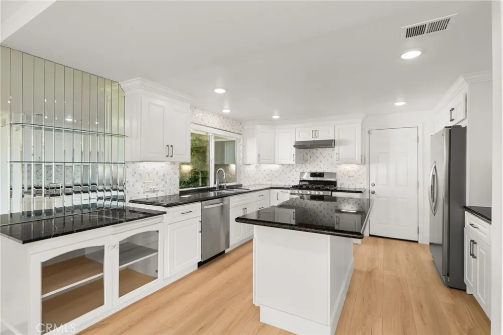 1348 Hickory La Verne, CA 91750