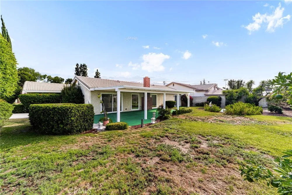 1348 Hickory La Verne, CA 91750