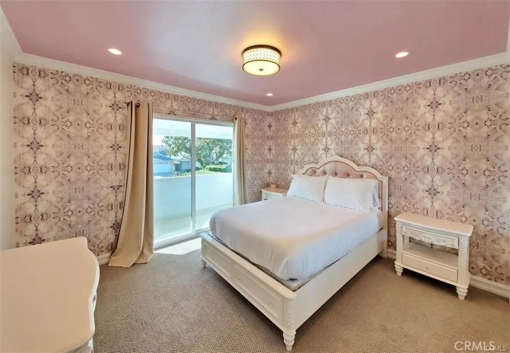 18684 Santa Ramona Fountain Valley, CA 92708