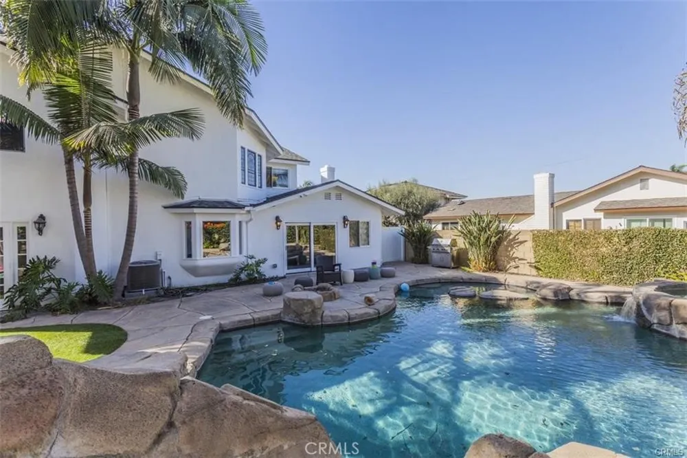 18684 Santa Ramona Fountain Valley, CA 92708