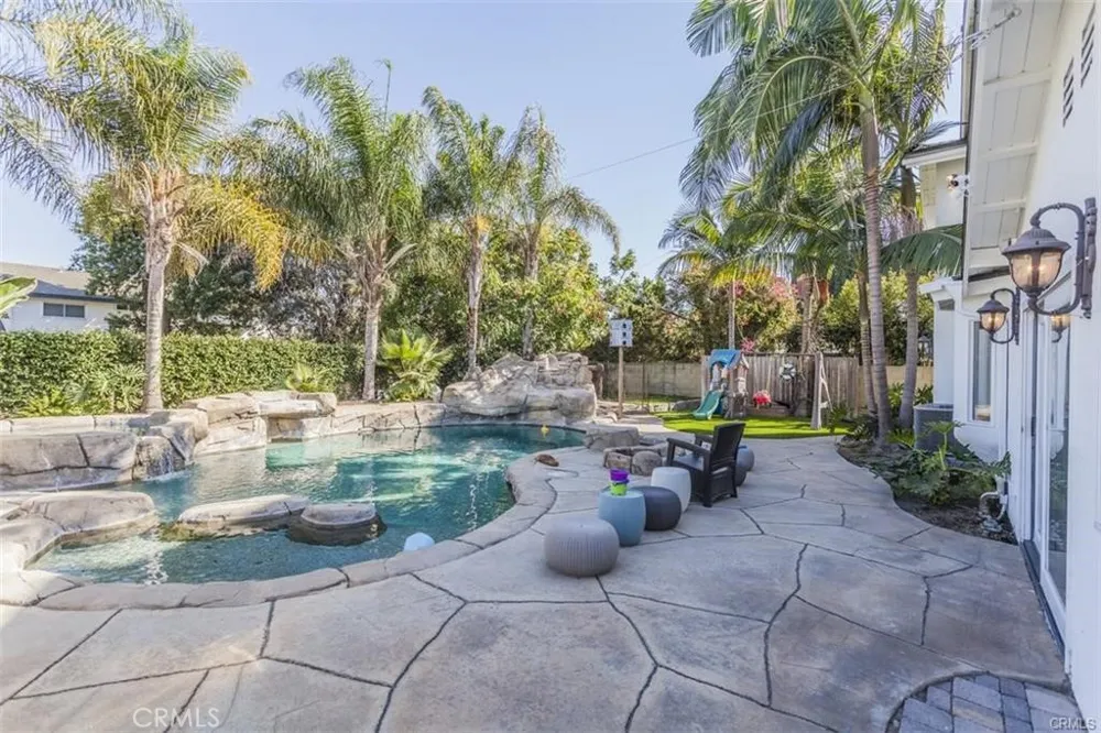 18684 Santa Ramona Fountain Valley, CA 92708