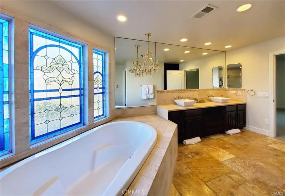 18684 Santa Ramona Fountain Valley, CA 92708