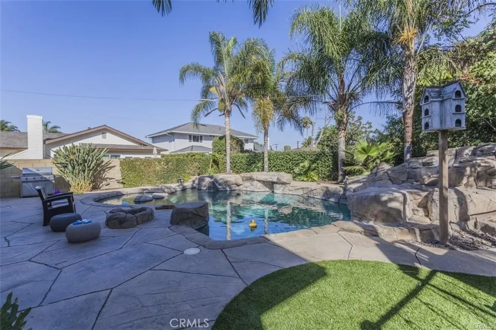 18684 Santa Ramona Fountain Valley, CA 92708