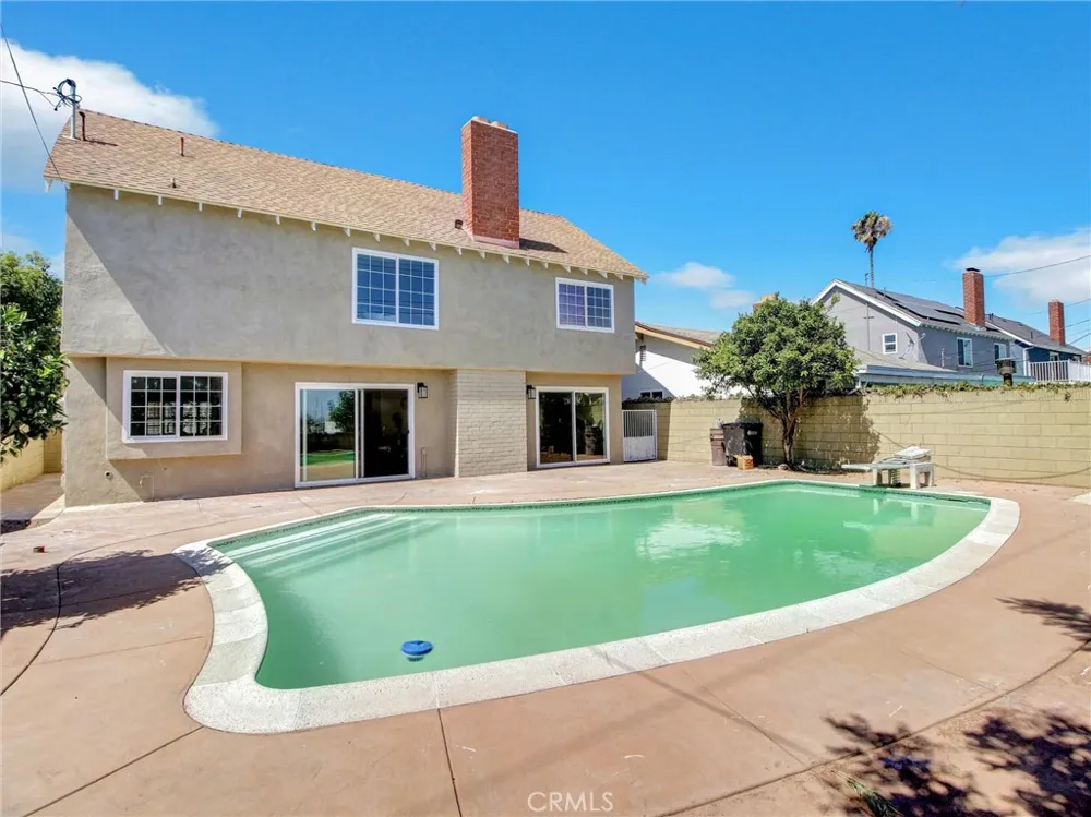 1832 E Turmont Carson, CA 90746