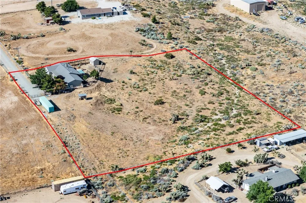 8650 Cowberry Road Phelan, CA 92371