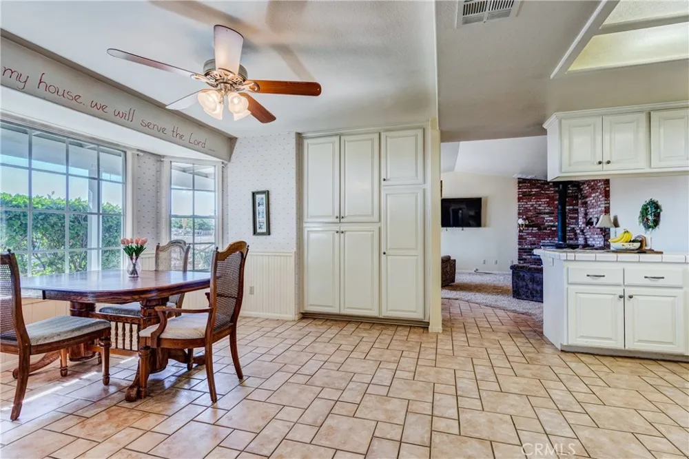 8650 Cowberry Road Phelan, CA 92371