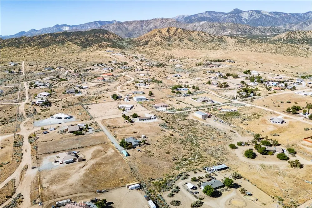 8650 Cowberry Road Phelan, CA 92371