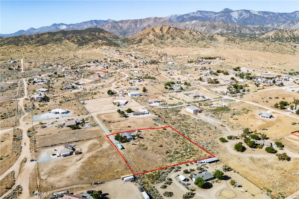 8650 Cowberry Road Phelan, CA 92371
