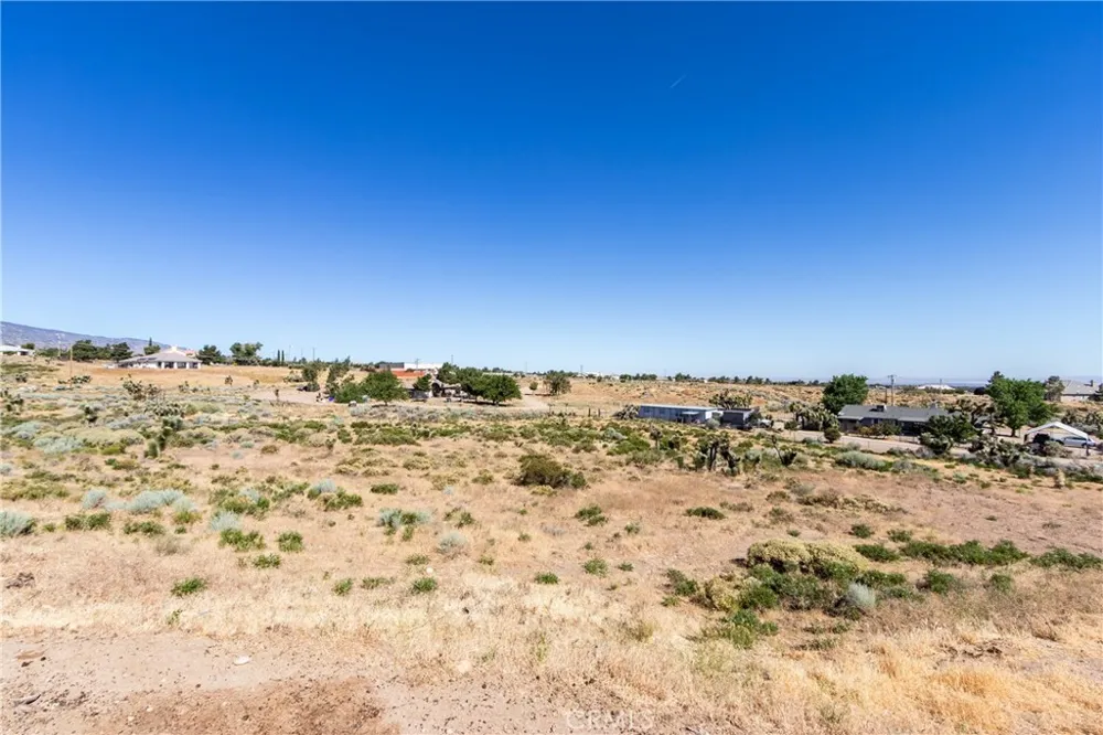 8650 Cowberry Road Phelan, CA 92371
