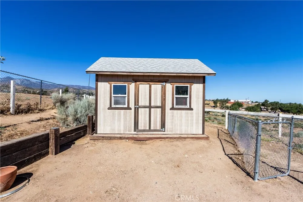 8650 Cowberry Road Phelan, CA 92371