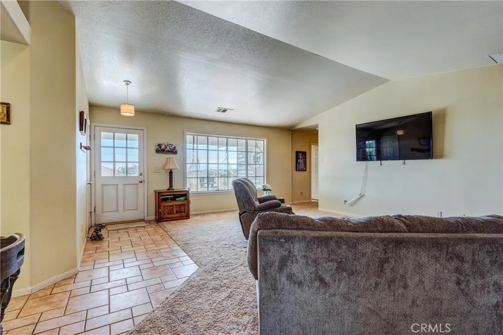 8650 Cowberry Road Phelan, CA 92371