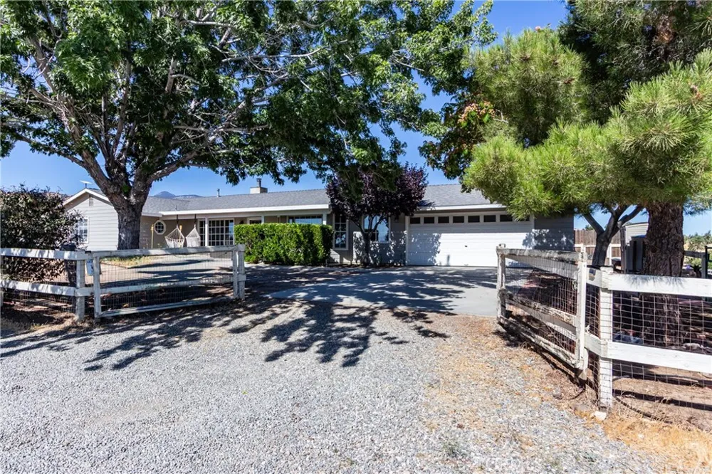 8650 Cowberry Road Phelan, CA 92371