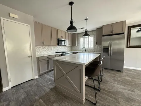 84071 Laguna Lane