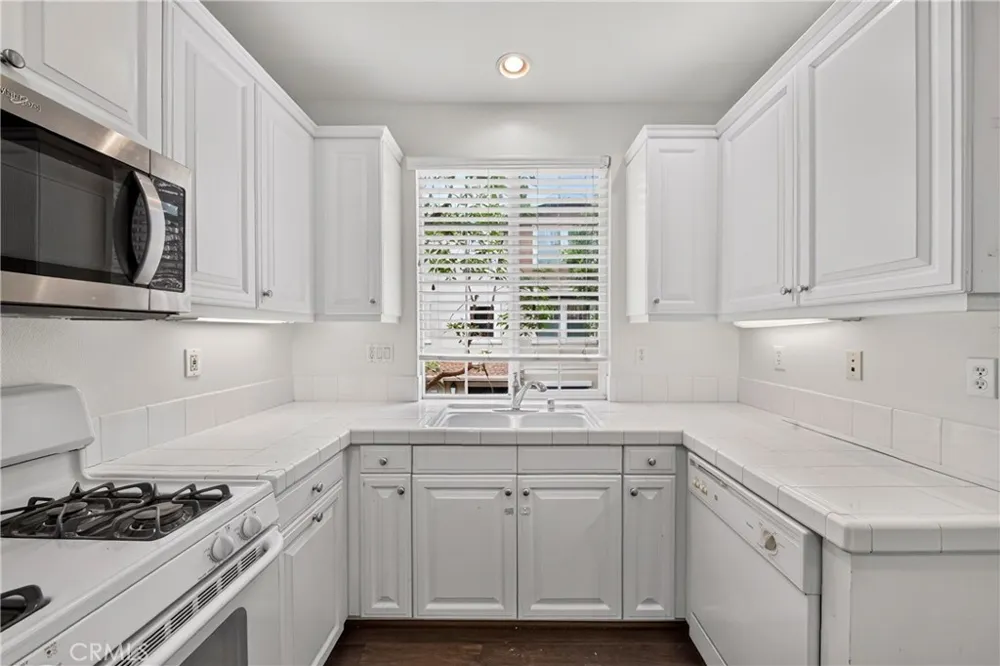 2068 Owens Fullerton, CA 92833