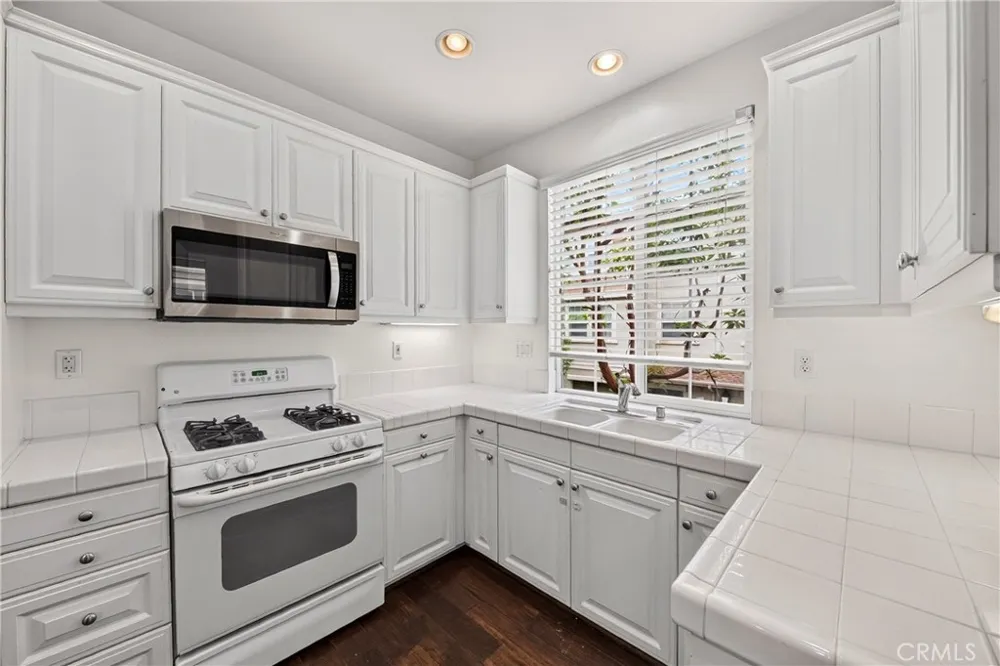 2068 Owens Fullerton, CA 92833