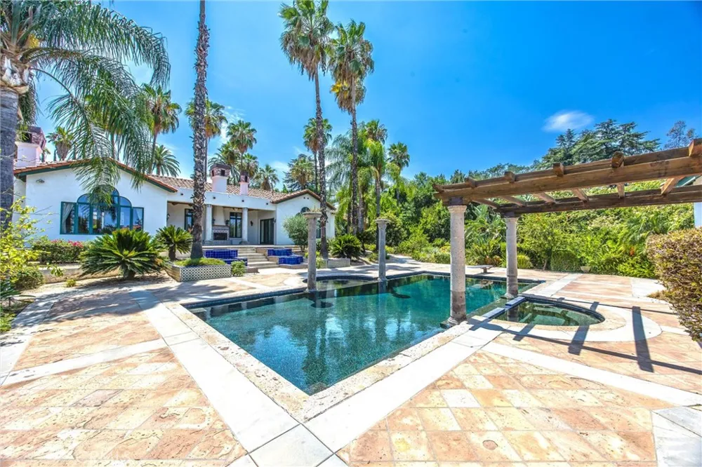 530 W Sunset Redlands, CA 92373