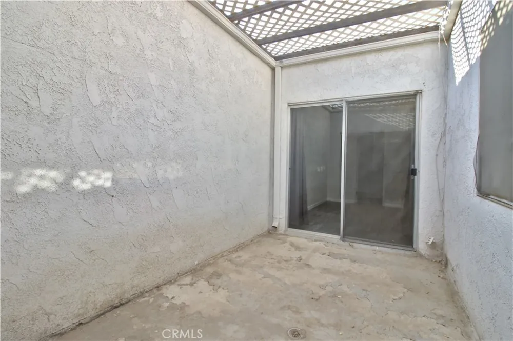 16465 Green Tree #14 Victorville, CA 92395