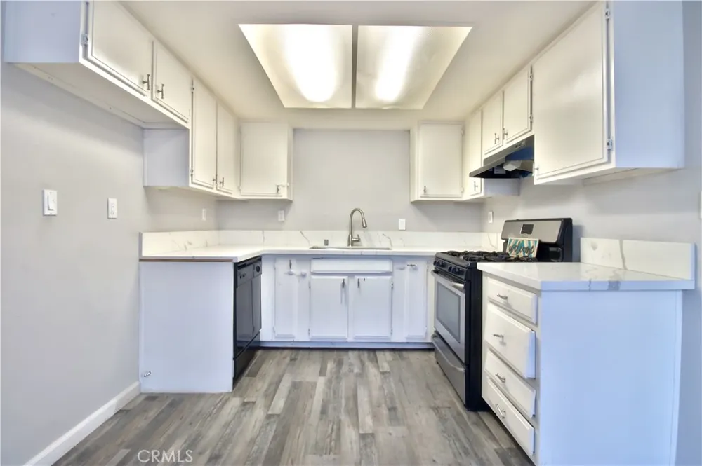 16465 Green Tree #14 Victorville, CA 92395