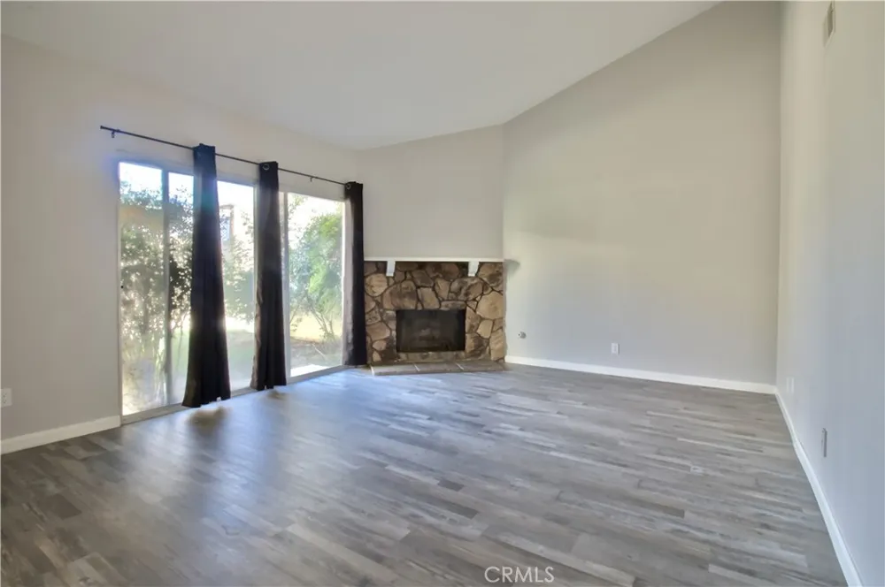 16465 Green Tree #14 Victorville, CA 92395