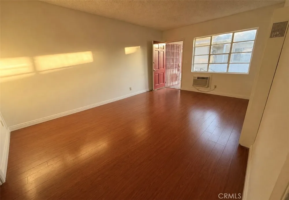 13350 Victory Blvd Van Nuys, CA 91401