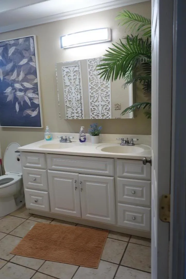 916 Sally Street Hollister, CA 95023