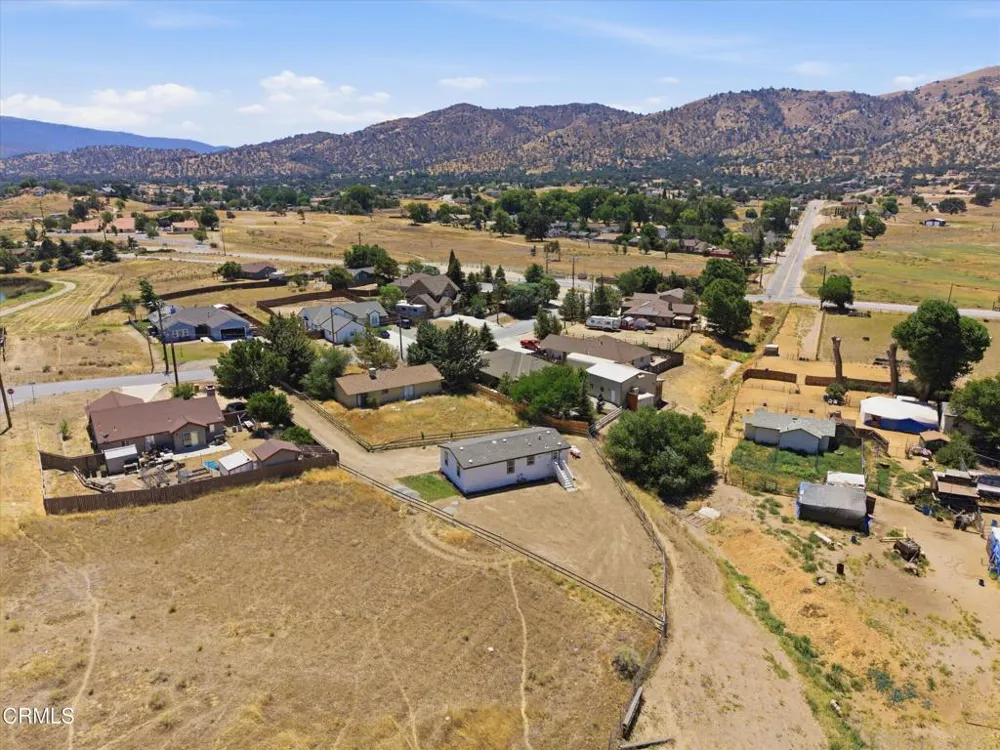 20405 Weston Avenue Tehachapi, CA 93561